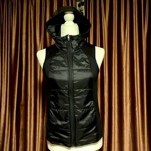 XS BLACK NORTH FACE VEST W/ HOOD